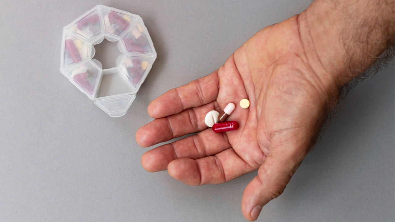 DEBLISTERING: REGIONE LOMBARDIA AGGIORNA LE LINEE GUIDA E DISCIPLINA IL MODELLO “HUB E SPOKE” TRA FARMACIE